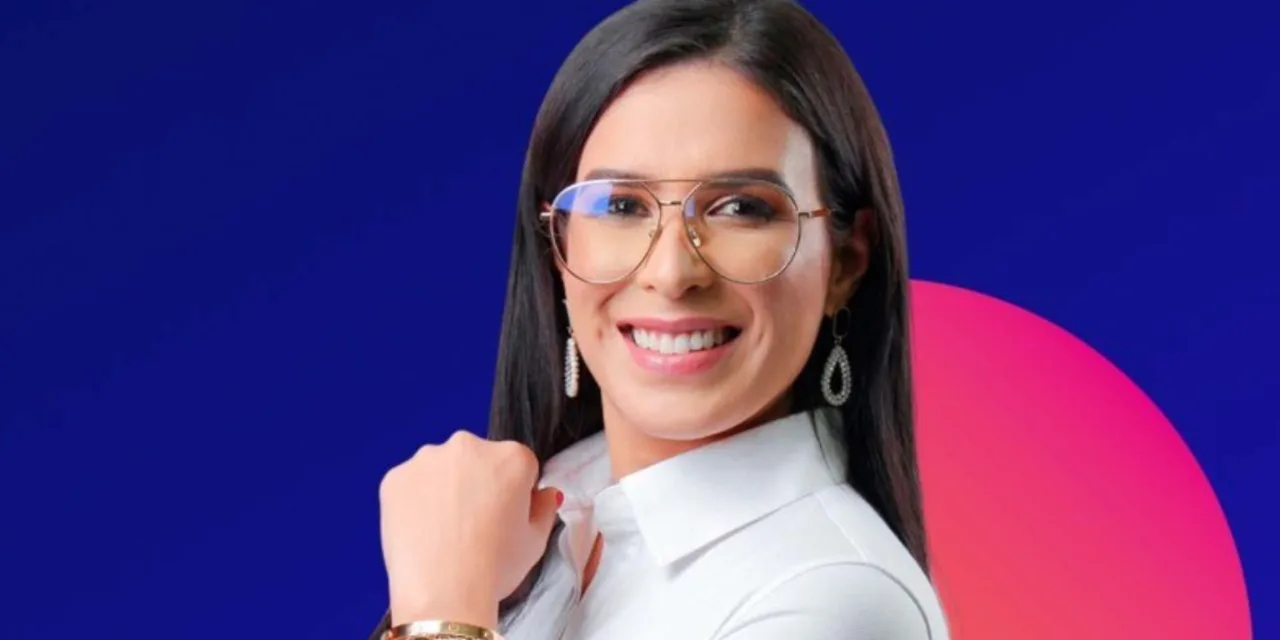 Madeleyn Paolini y su Desahogo Marketing premiados