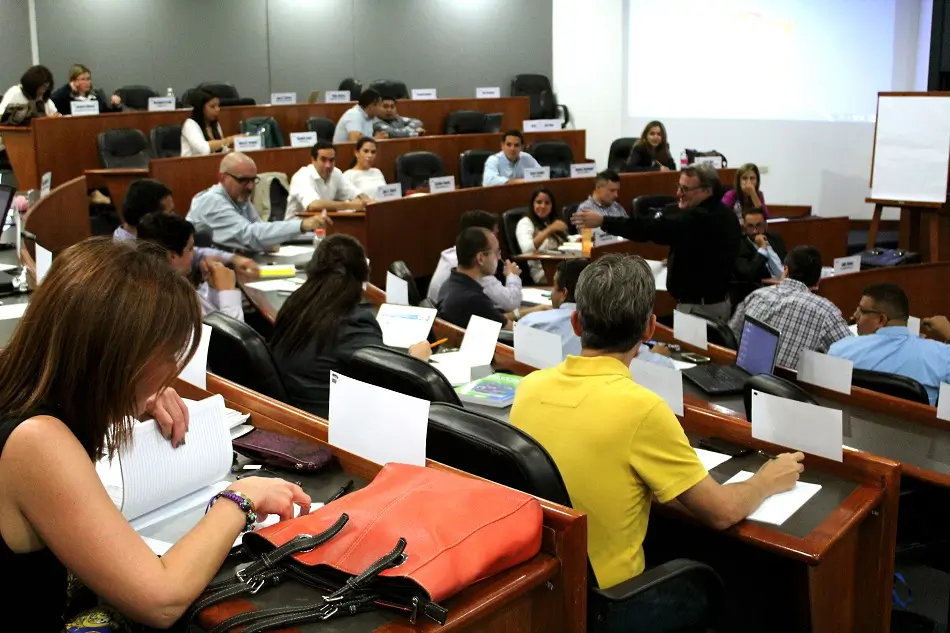 PAG 2016 (11) 2 Club de Egresados de IESA