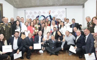 56 profesionales egresados del PAG 100, nuevos líderes responsables IESAalumni