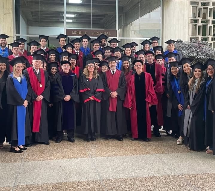 68 nuevos egresados de las maestrías IESA, bienvenidos a IESAalumni